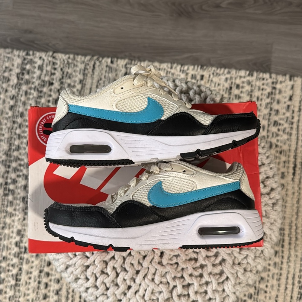 Womens Nike Air Max - Picture 3 of 7